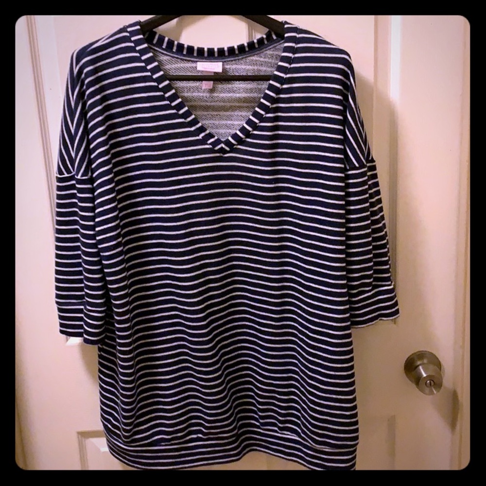 Isabell maternity woman’s ex large sweater shirt